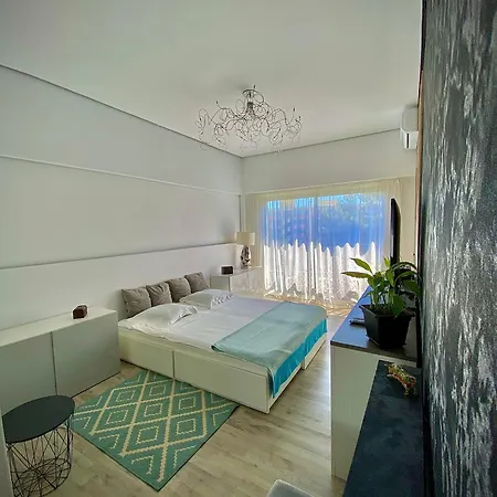 Sunny Riviera Apartment