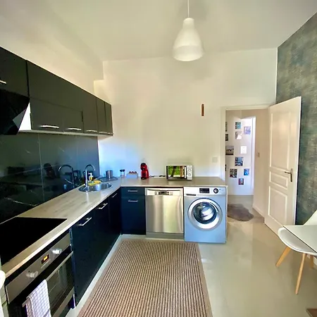 Sunny Riviera Apartment
