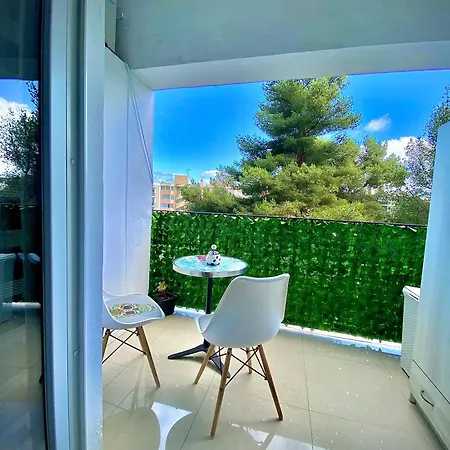 Sunny Riviera Apartment